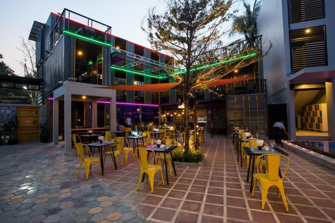 White Rabbit Hostel Siem Reap Ngoại thất bức ảnh
